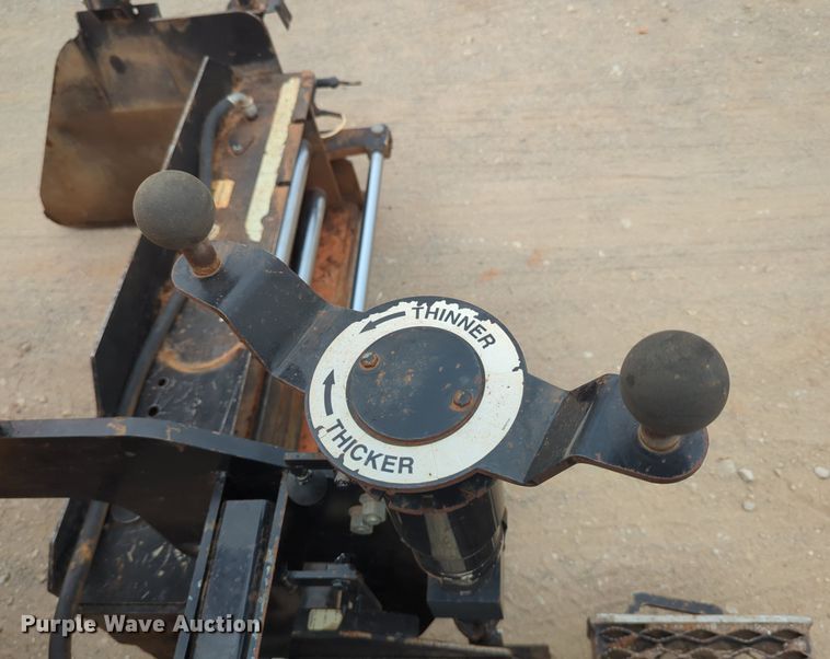 image for item LY9437 2018 Lee Boy 8520  paver