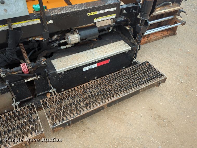 image for item LY9437 2018 Lee Boy 8520  paver