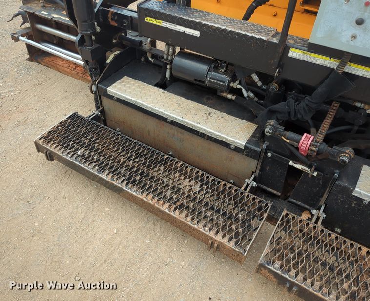 image for item LY9437 2018 Lee Boy 8520  paver