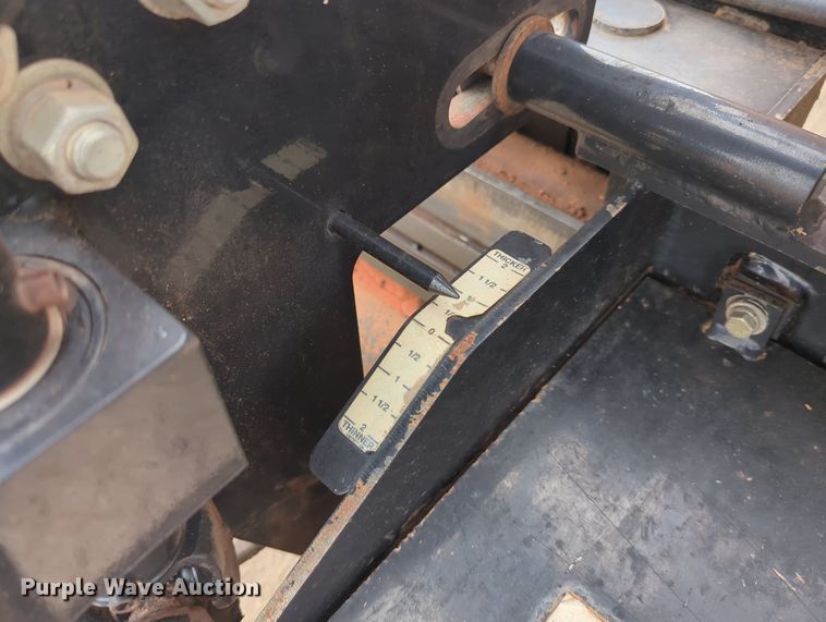 image for item LY9437 2018 Lee Boy 8520  paver