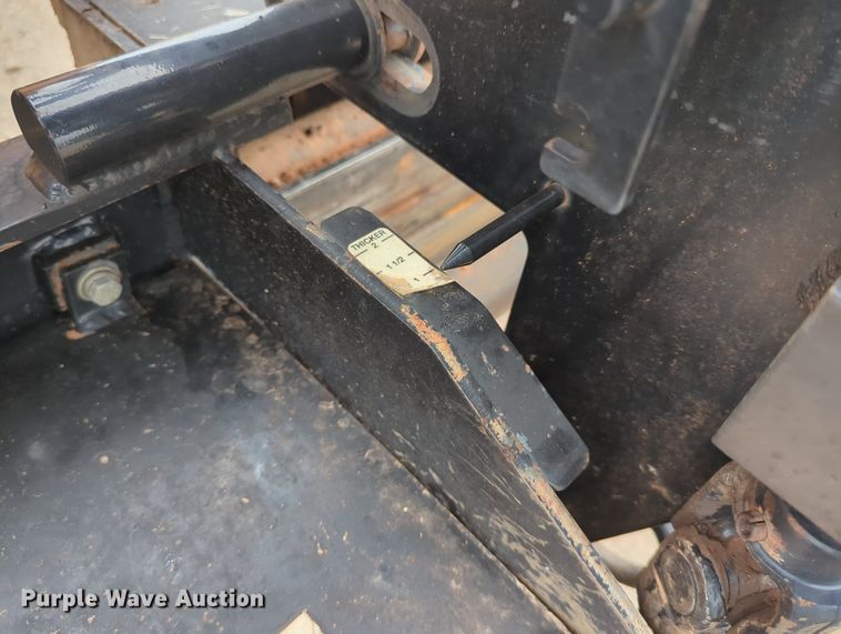 image for item LY9437 2018 Lee Boy 8520  paver