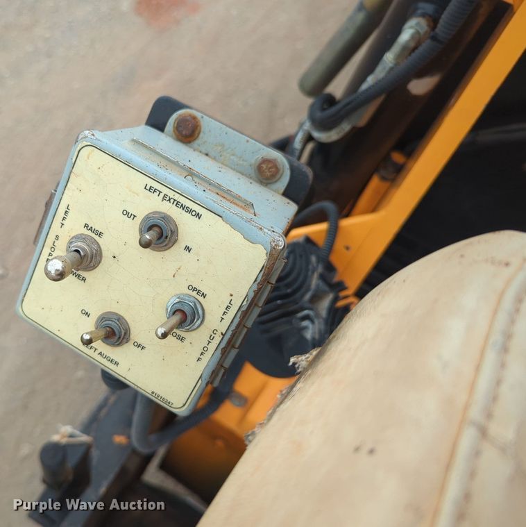 image for item LY9437 2018 Lee Boy 8520  paver