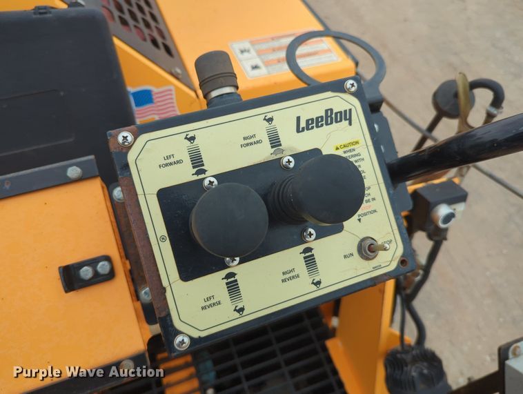 image for item LY9437 2018 Lee Boy 8520  paver