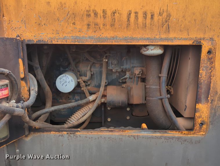 image for item LY9437 2018 Lee Boy 8520  paver