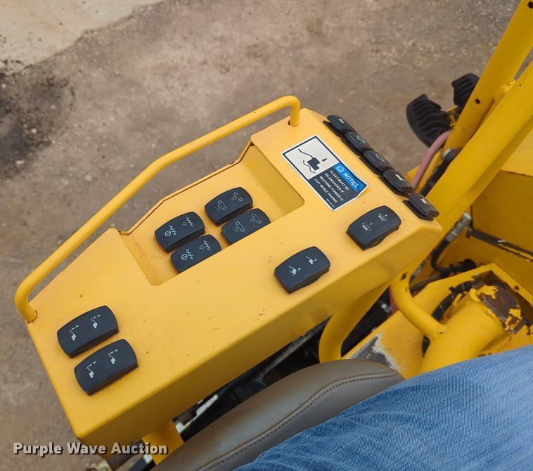 image for item LY9438 2020 Carlson CP130  paver