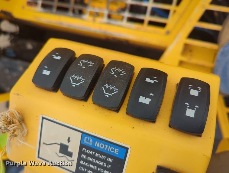 image for item LY9438 2020 Carlson CP130  paver