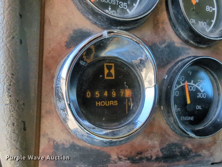 image for item LY9440 2003 Kenworth T800  semi truck