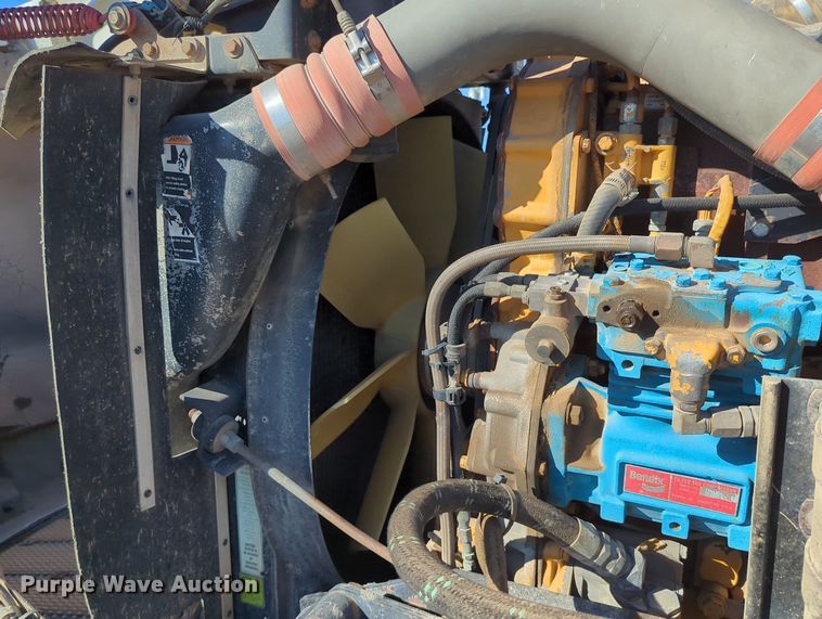 image for item LY9440 2003 Kenworth T800  semi truck