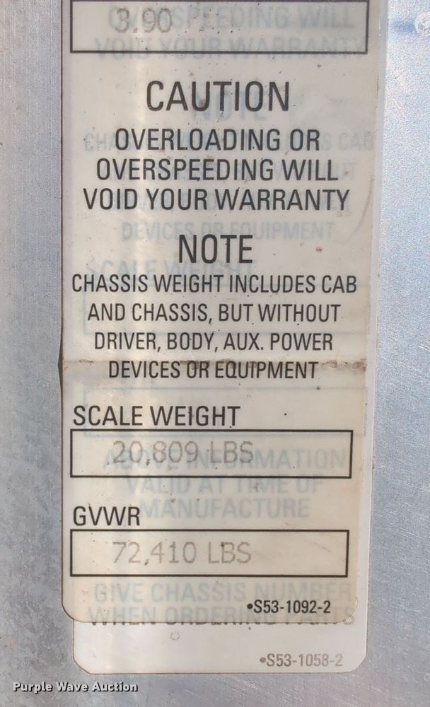 image for item LY9440 2003 Kenworth T800  semi truck