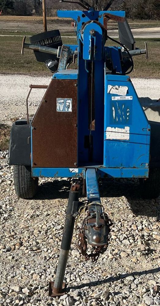 image for item ME9295 2006 Genie TML-4000N  light plant