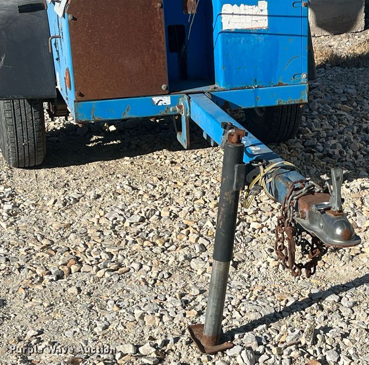 image for item ME9295 2006 Genie TML-4000N  light plant