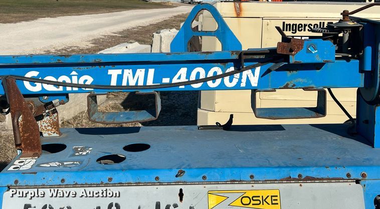 image for item ME9295 2006 Genie TML-4000N  light plant