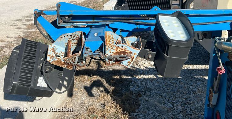 image for item ME9295 2006 Genie TML-4000N  light plant