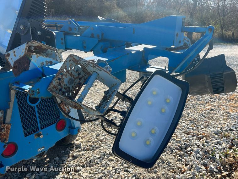 image for item ME9295 2006 Genie TML-4000N  light plant