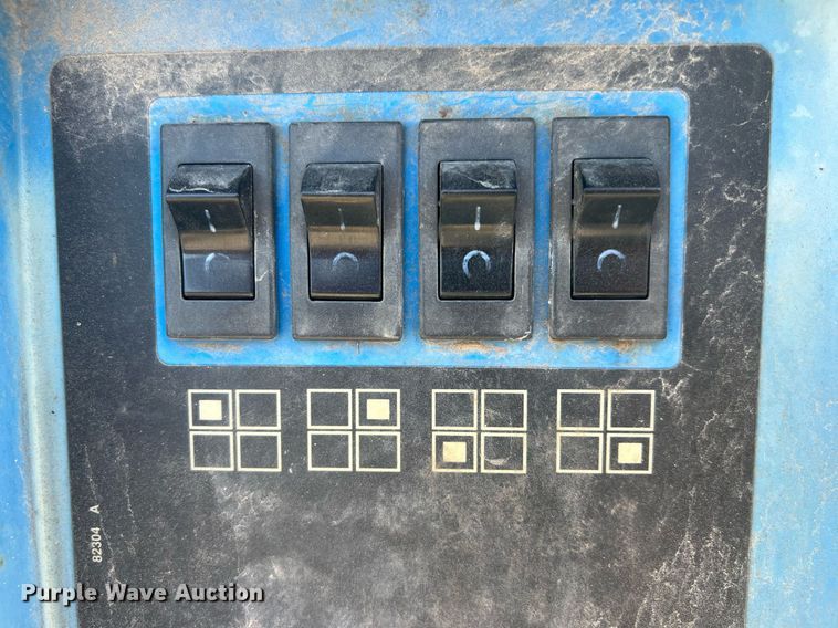 image for item ME9295 2006 Genie TML-4000N  light plant