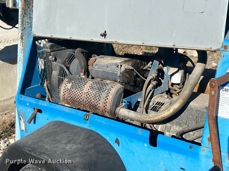 image for item ME9295 2006 Genie TML-4000N  light plant