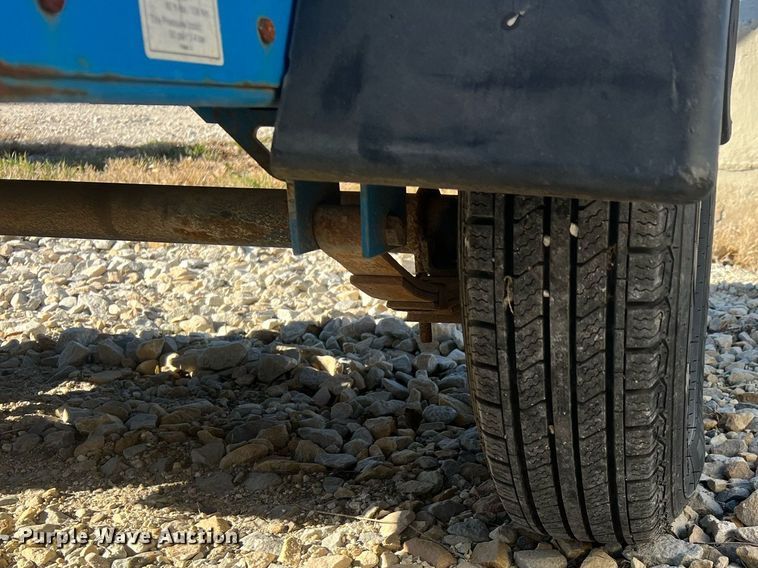 image for item ME9295 2006 Genie TML-4000N  light plant