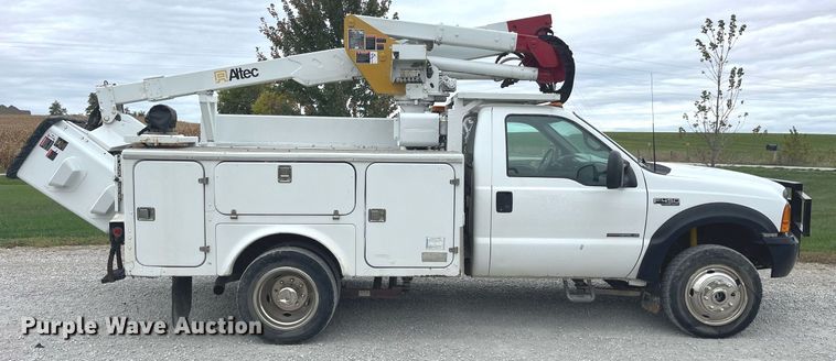 image for item MG9521 1999 Ford F450 Super Duty  bucket truck