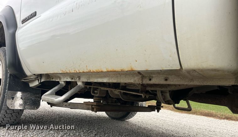 image for item MG9521 1999 Ford F450 Super Duty  bucket truck