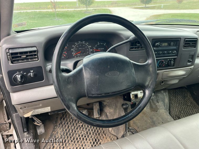 image for item MG9521 1999 Ford F450 Super Duty  bucket truck