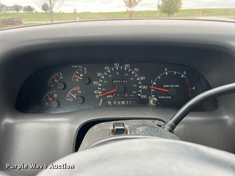 image for item MG9521 1999 Ford F450 Super Duty  bucket truck