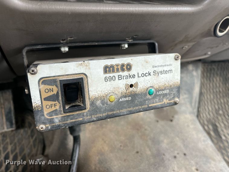 image for item MG9521 1999 Ford F450 Super Duty  bucket truck