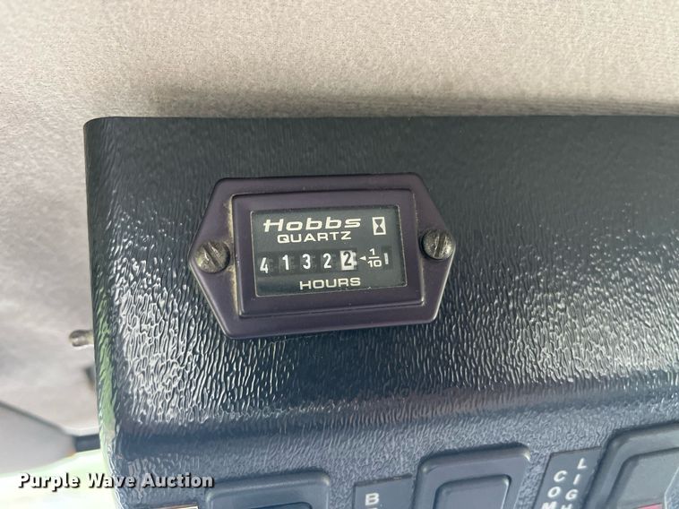 image for item MG9521 1999 Ford F450 Super Duty  bucket truck