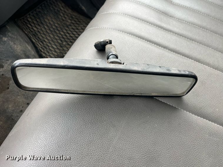 image for item MG9521 1999 Ford F450 Super Duty  bucket truck