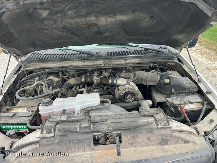 image for item MG9521 1999 Ford F450 Super Duty  bucket truck