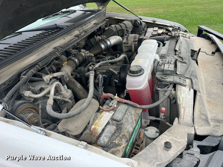 image for item MG9521 1999 Ford F450 Super Duty  bucket truck