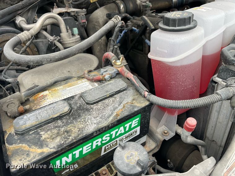 image for item MG9521 1999 Ford F450 Super Duty  bucket truck