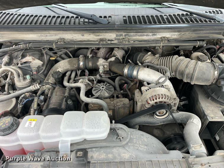 image for item MG9521 1999 Ford F450 Super Duty  bucket truck