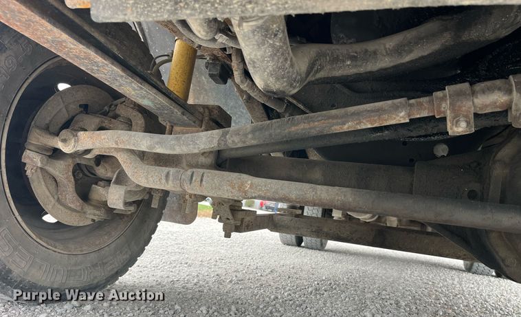 image for item MG9521 1999 Ford F450 Super Duty  bucket truck