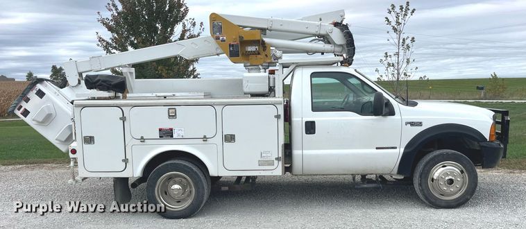image for item MG9522 1999 Ford F450 Super Duty  bucket truck