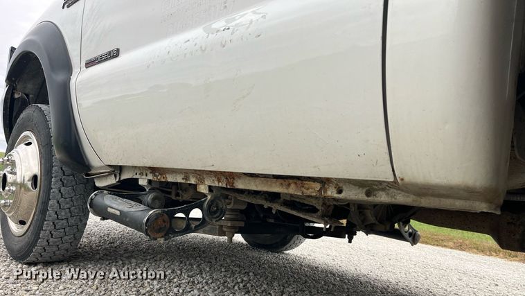 image for item MG9522 1999 Ford F450 Super Duty  bucket truck