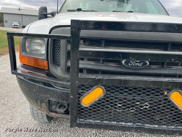 image for item MG9522 1999 Ford F450 Super Duty  bucket truck