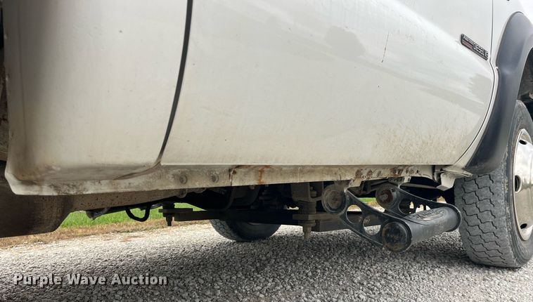 image for item MG9522 1999 Ford F450 Super Duty  bucket truck