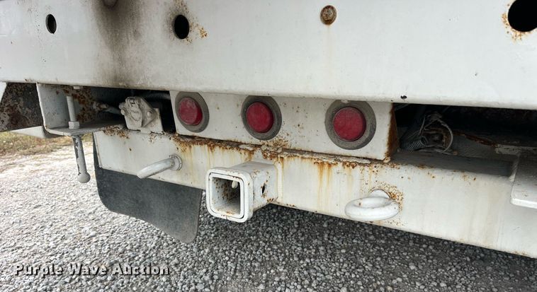 image for item MG9522 1999 Ford F450 Super Duty  bucket truck