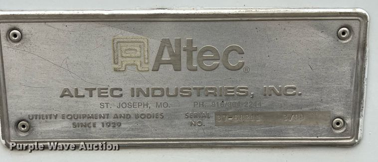 image for item MG9522 1999 Ford F450 Super Duty  bucket truck