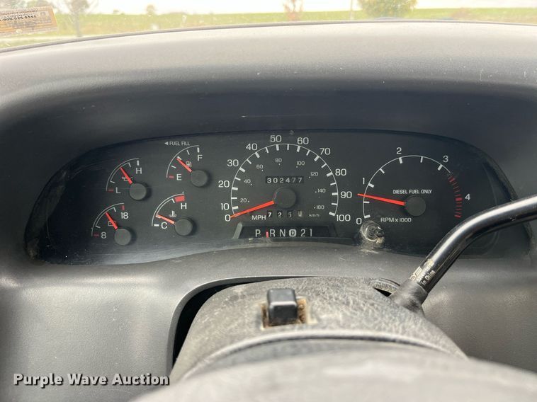 image for item MG9522 1999 Ford F450 Super Duty  bucket truck