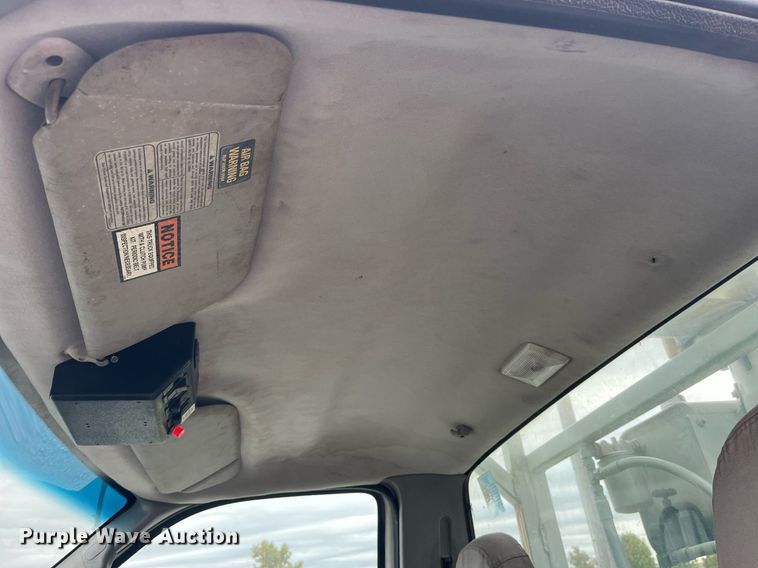 image for item MG9522 1999 Ford F450 Super Duty  bucket truck