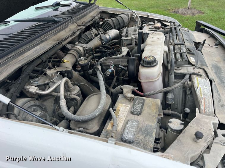 image for item MG9522 1999 Ford F450 Super Duty  bucket truck