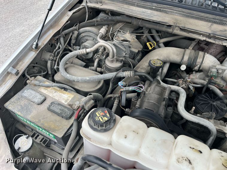 image for item MG9522 1999 Ford F450 Super Duty  bucket truck