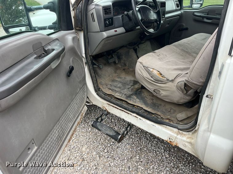 image for item MG9522 1999 Ford F450 Super Duty  bucket truck