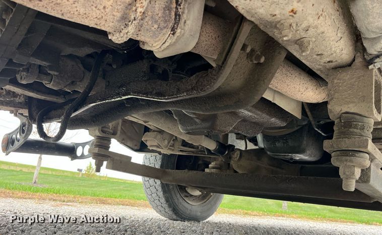 image for item MG9522 1999 Ford F450 Super Duty  bucket truck