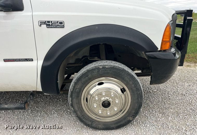 image for item MG9522 1999 Ford F450 Super Duty  bucket truck