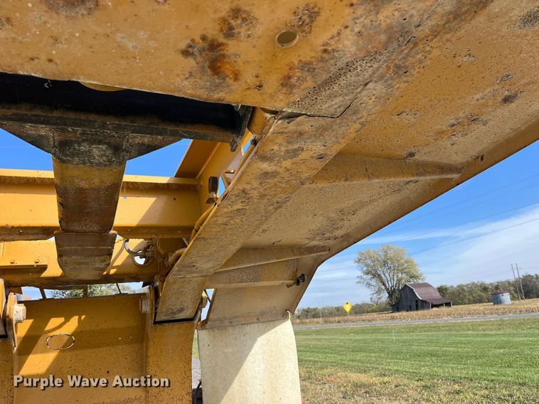 image for item MG9526 1997 Trail King TK80HDG-463  lowboy equipment trailer