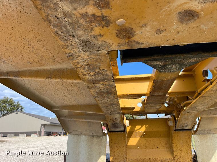 image for item MG9526 1997 Trail King TK80HDG-463  lowboy equipment trailer