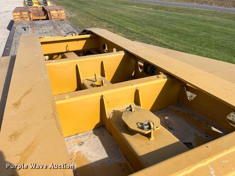 image for item MG9526 1997 Trail King TK80HDG-463  lowboy equipment trailer