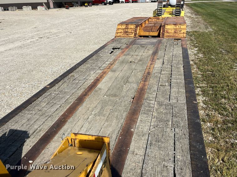 image for item MG9526 1997 Trail King TK80HDG-463  lowboy equipment trailer